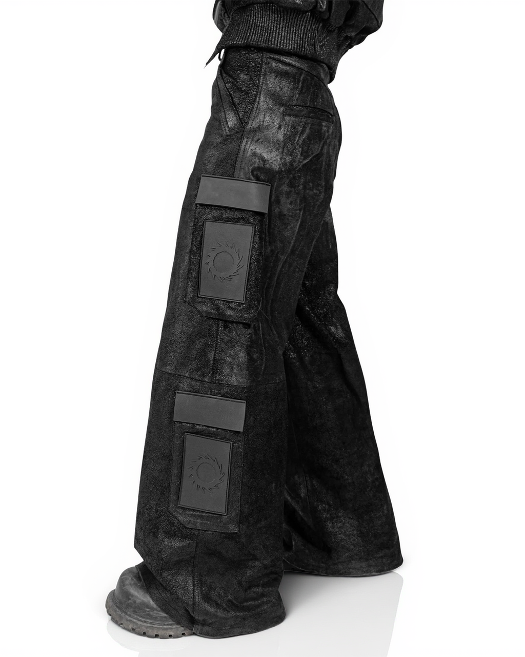 CRACKED LEATHER PANTS