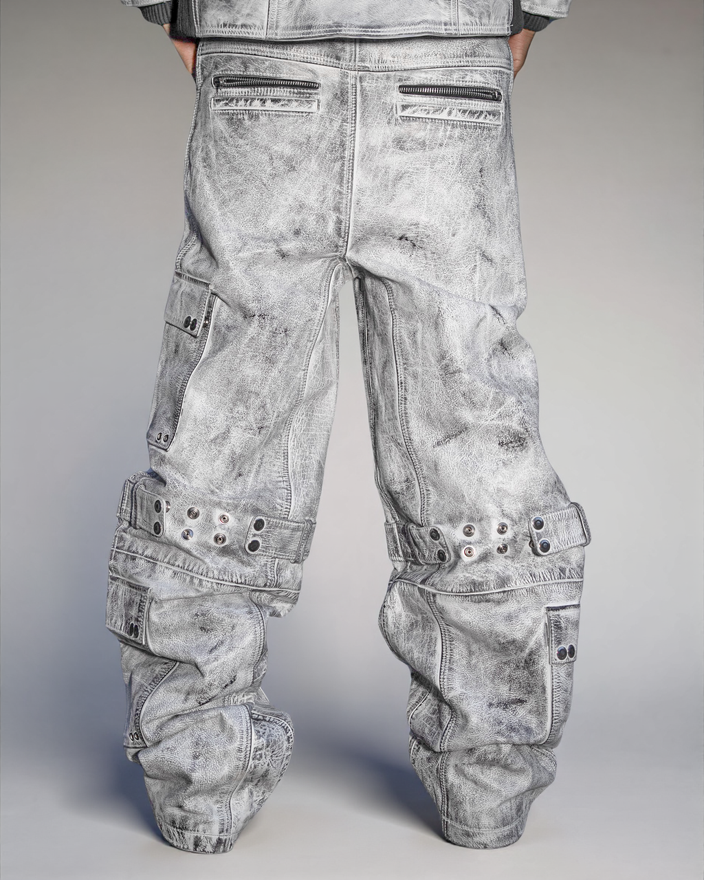 MECH WHITE LEATHER CARGOS