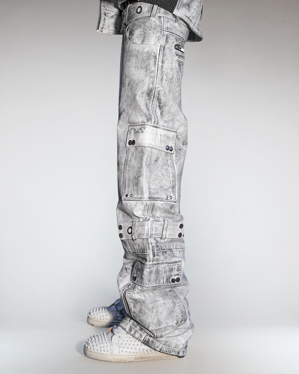 MECH WHITE LEATHER CARGOS